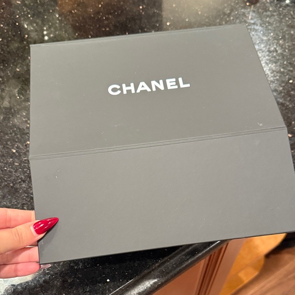 CHANEL Black Bag Storage Box - Picture 15 of 17